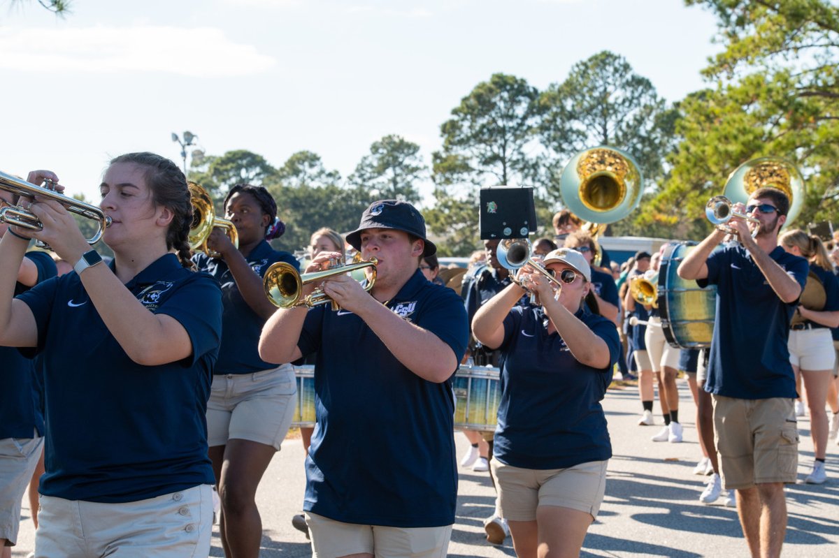 CSUNIV's tweet photo. A showcase of the finest - the 2022 Homecoming Parade! ✨ https://t.co/YBmetDK8GR