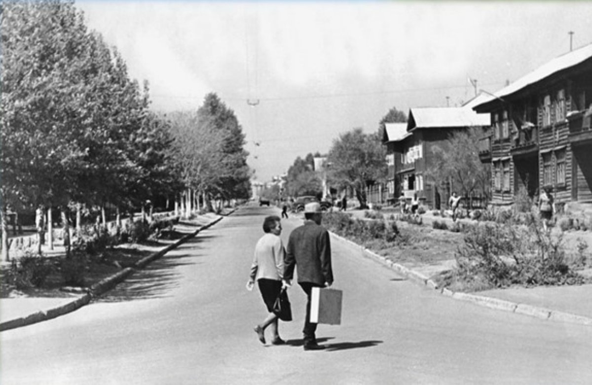 Стари 4 ой работы. Комсомольск на Амуре 1990. Комсомольск-на-Амуре 1950. Старый город Комсомольск на Амуре. Комсомольск на Амуре 90 е годы.