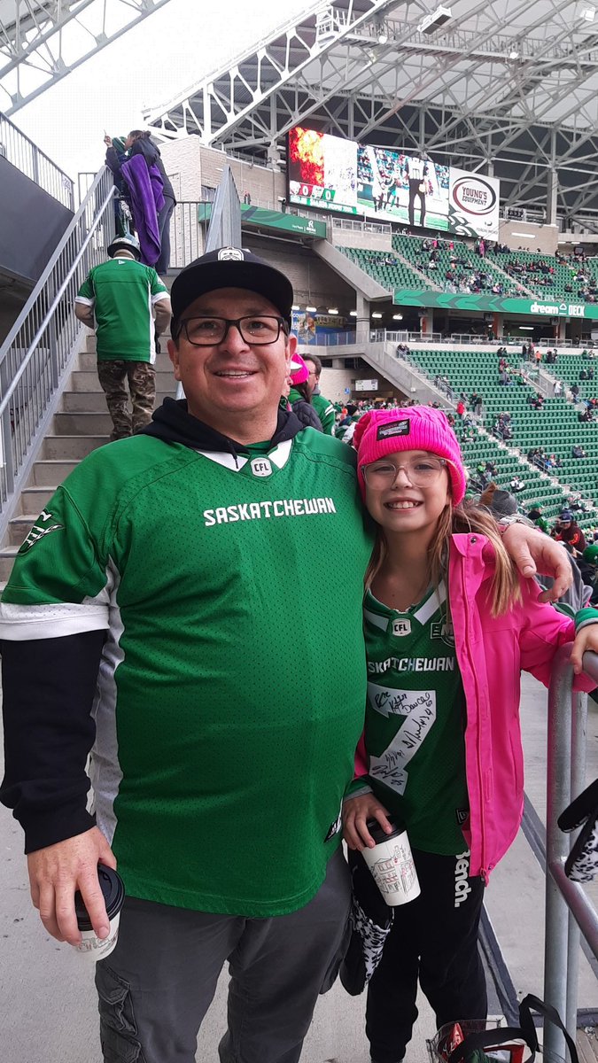 Sourcesk8's tweet photo. #riderlive last home game of the season! Let go Riders! Daddy daughter night at Mosaic https://t.co/gf8IrbhUyw