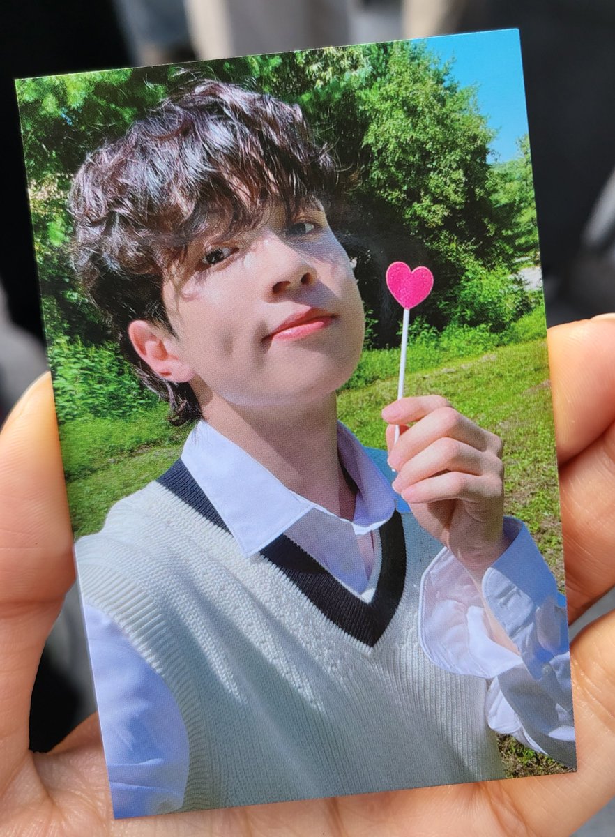 asyouNF's tweet photo. 𝙈𝙄𝘾𝙃𝙄𝙉 너무 예쁘다 . https://t.co/eLOKK0P1Rj