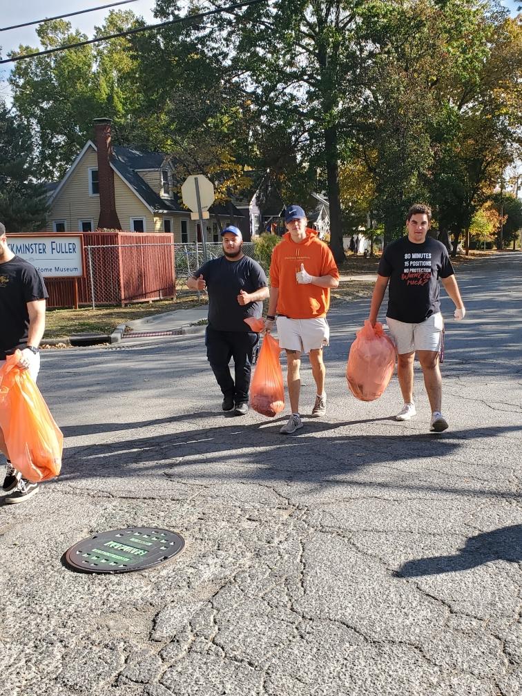 KeepCB's tweet image. SHOUT OUT TO SIU RUGBY CLUB! MADE A HUGE IMPACT CLEANING UP NEAR THE BUCKY DOME TODAY !! 👀👀📢📢👏👏👍🌳