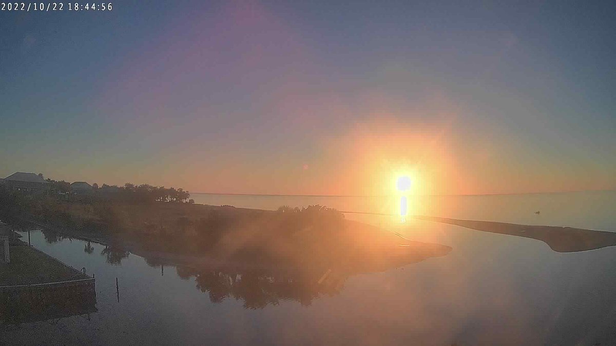FSWNHorseshoe's tweet photo. FSWN Horseshoe Beach at sunset and it's 73.1 F. #flsert https://t.co/nqDyJyrq4M