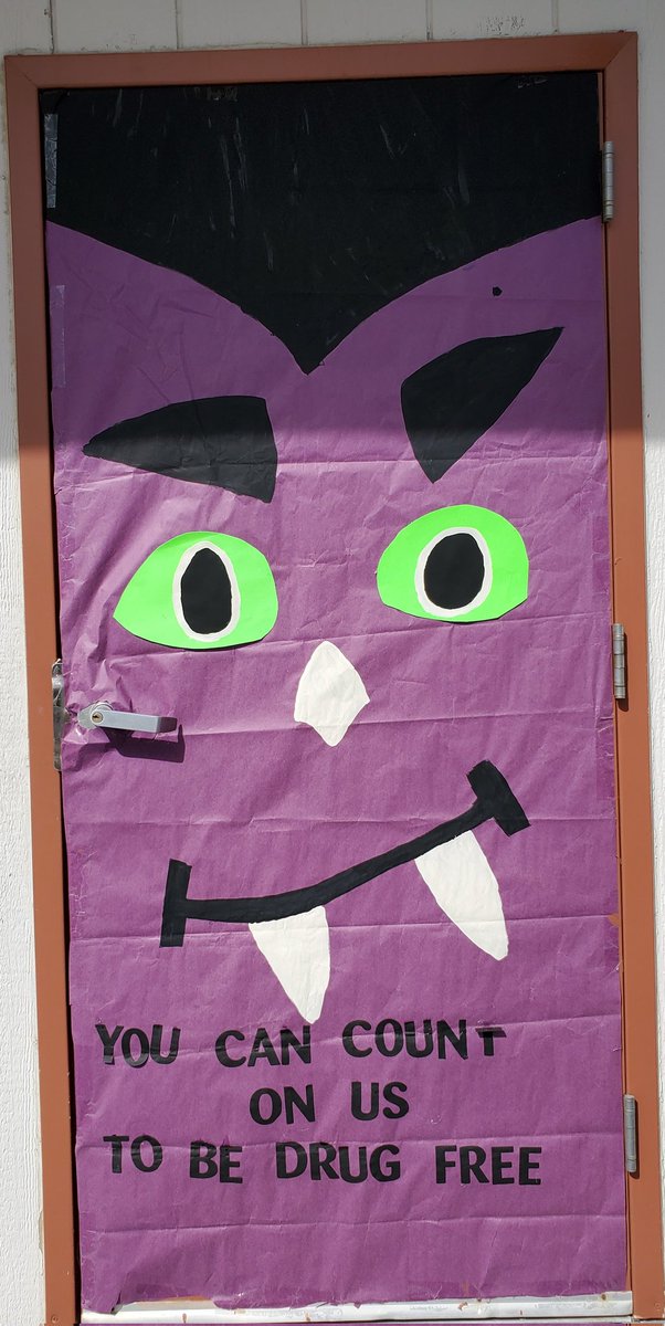 JackyValenzuel4's tweet image. #RedRibbonWeek #CarreonComets  #AVIDmindset @DCAComets 
This door came out amazing it was my pleasure volunteering for Red Ribbon Week, I enjoyed doing this doors for @MrsBagley19 @coachkdcacomets @mrseceegee Mr.Post