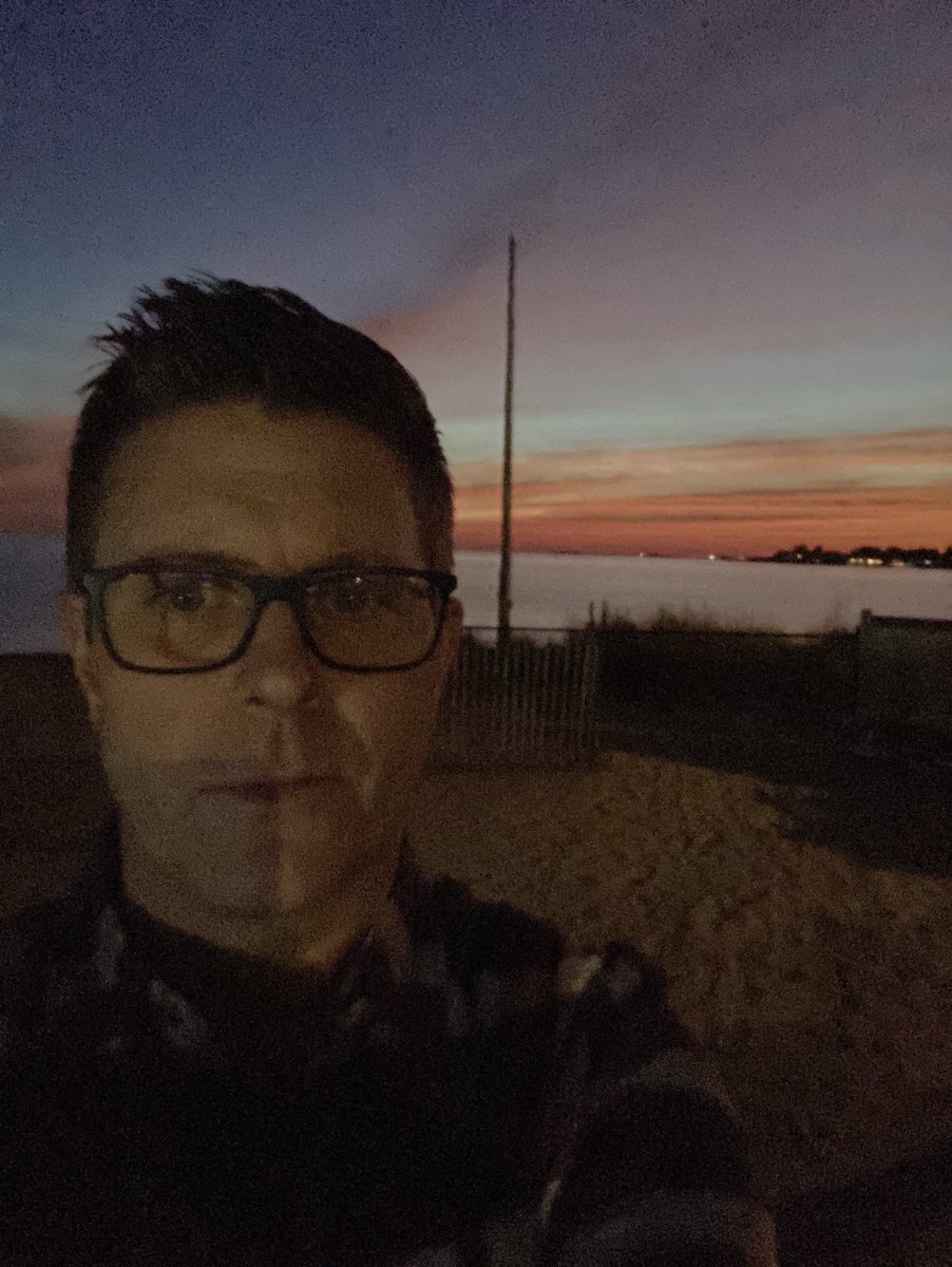 Christo92633182's tweet photo. Crazy sky at the beach tonight. ๐ #beachesofct #ctbeaches https://t.co/O2gCSsfOo7