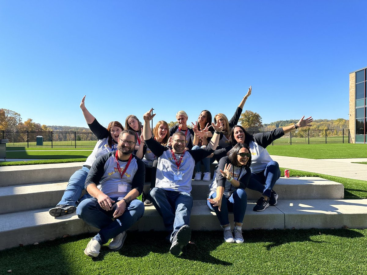 DerhammerPSD's tweet image. A team like this is hard to beat!  Thank you for sharing your influence and inspiration with so many educators today!   #psdttc22 @ParklandSchools