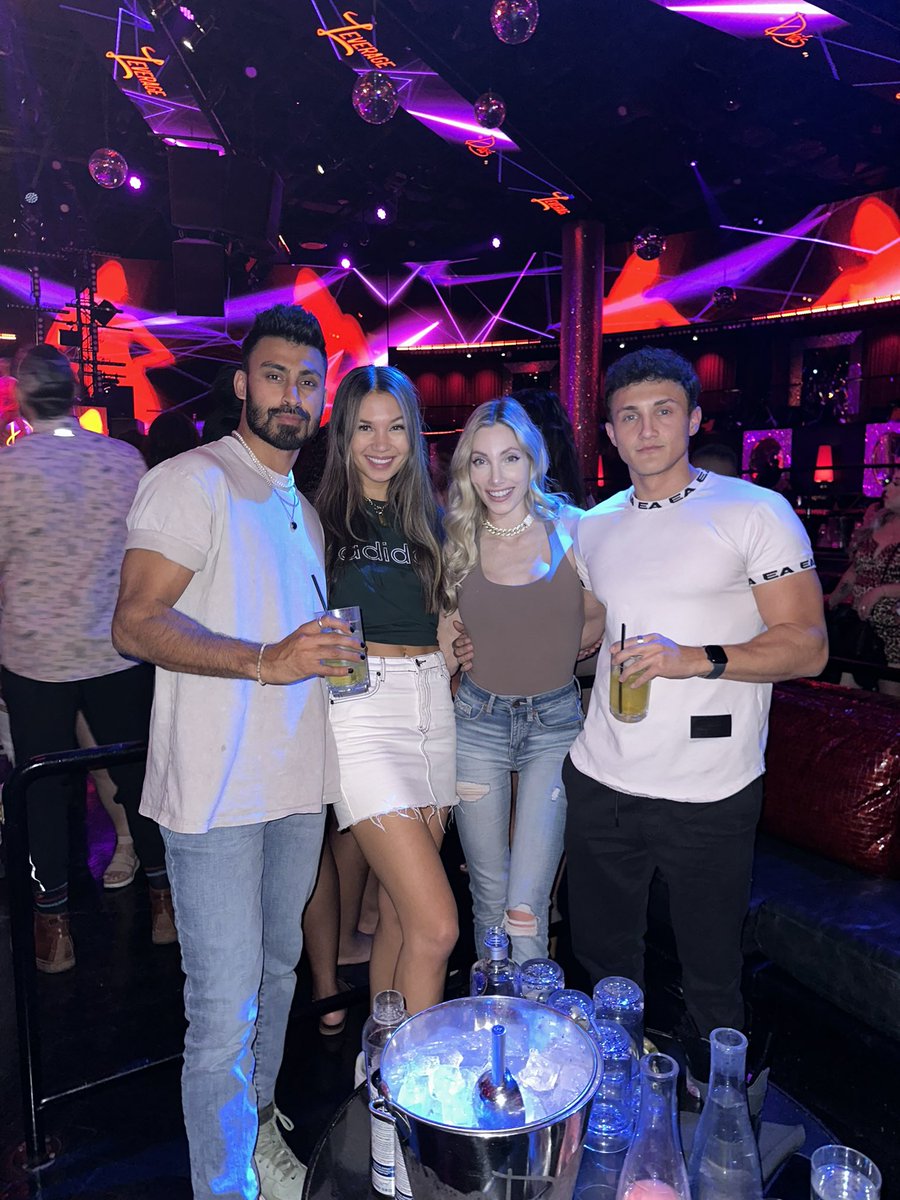 📞 #TheMole #TheMoleNetflix fans in Vegas - #pranavori (<a href="/Avoristrib/">Avori</a>) is throwing down at <a href="/DraisLV/">Drai's Nightclub</a> TONIGHT in partnership with <a href="/XSET/">XSET</a> - come thru 😉