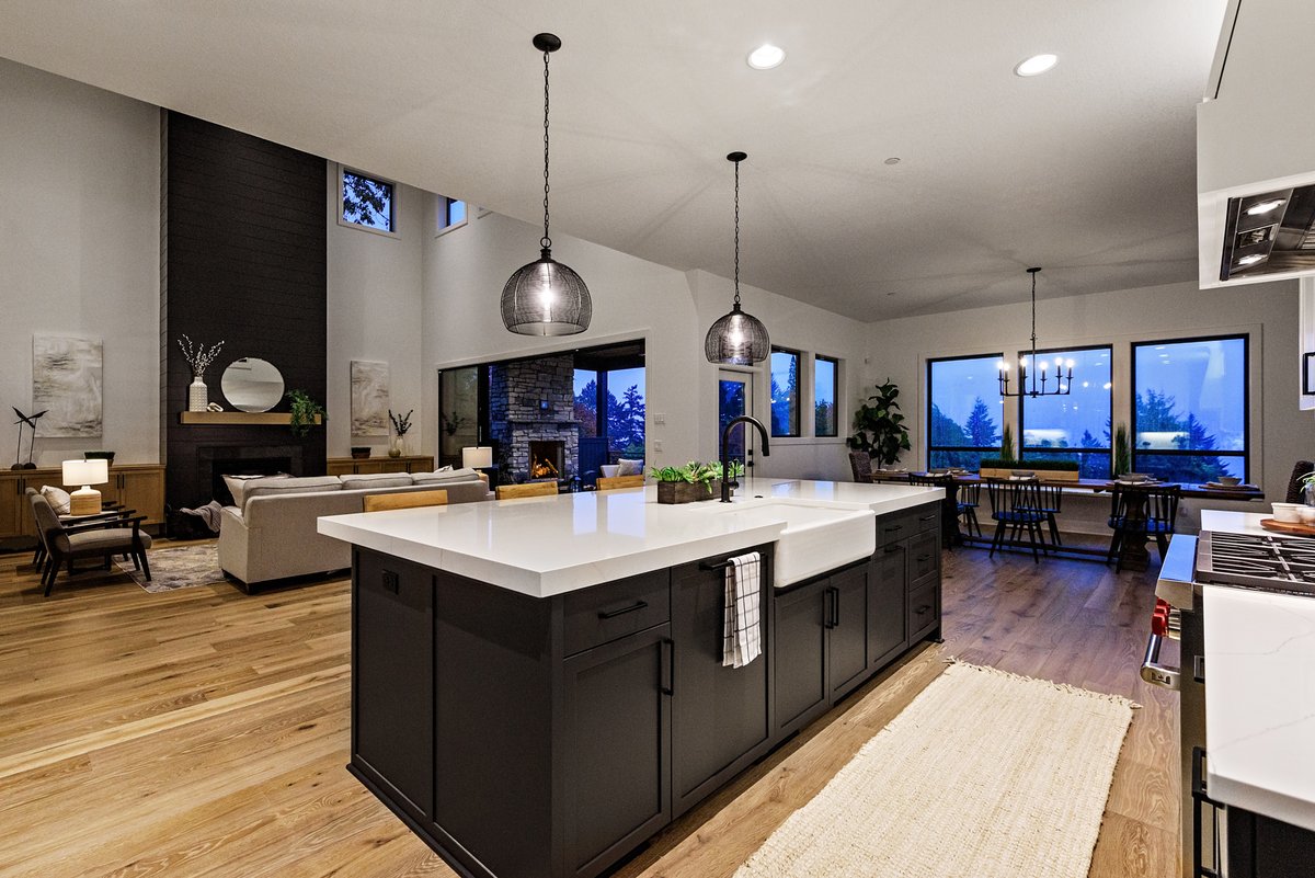 RenaissanceHome's tweet photo. Are you looking to build your #dreamhome, but not sure where to start? 🏡 

Our in-house #designers will be able to take your ideas and bring them to life.

With over 38 years of #experience, we’d love to help you every step of the way! 🥰 https://t.co/jyFQ0SdT1Q