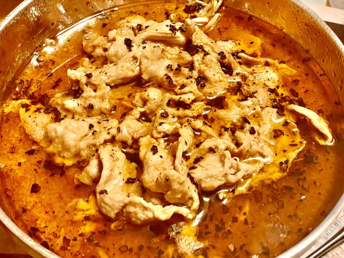 ああああ最後ラー油ミスって焦がしたけど水煮肉片うめえええええ
体が起きる気がするやつ
辛いけど辛くないちょっとだけ辛い感じやべえうめえ 