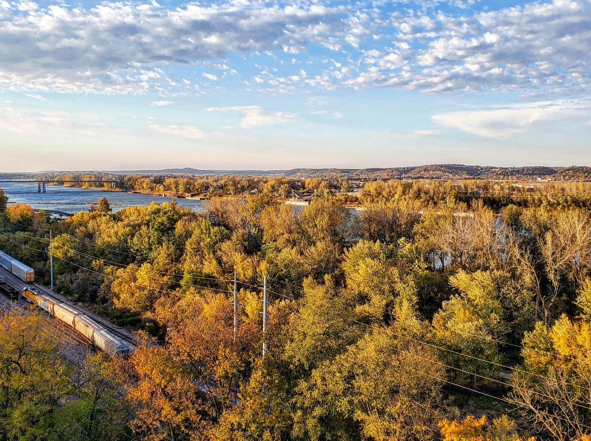 MissouriWXWatch's tweet photo. 🍂Fall as far as the eyes can see! https://t.co/Tnerd457sr
