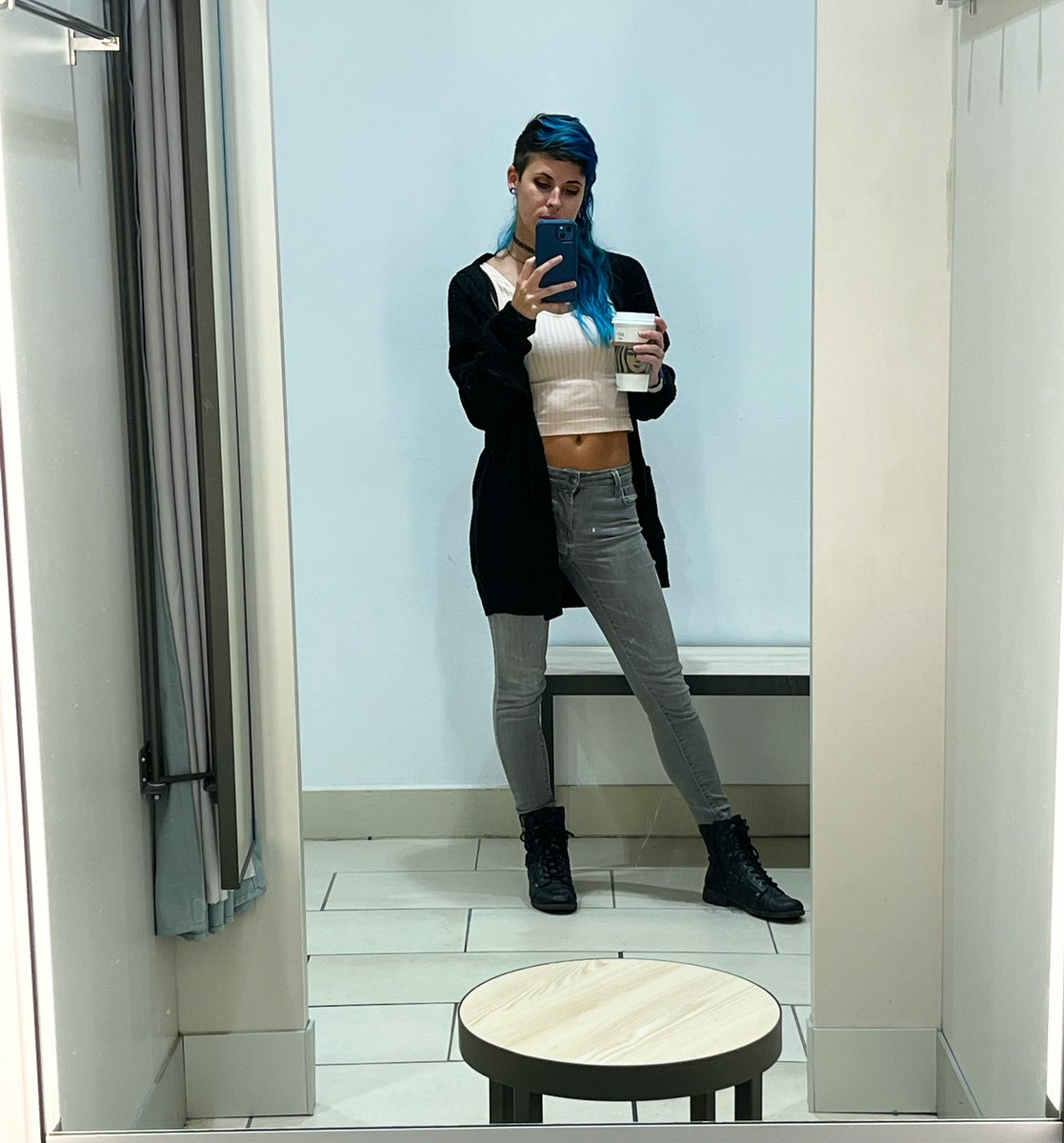 KarleOnAir's tweet photo. What's something I should watch on @netflix? I already watched #Dahmer & #TheWatcher
#model #photography #tattoos #bluehair #altgirls #alternative #philly #phillymodels #girlswithtattoos #jerseymodel #metal #actor #phillyactor #philadelphiaactor #jerseyactor #nyc #nycactor https://t.co/Vc9D8aZ2oY