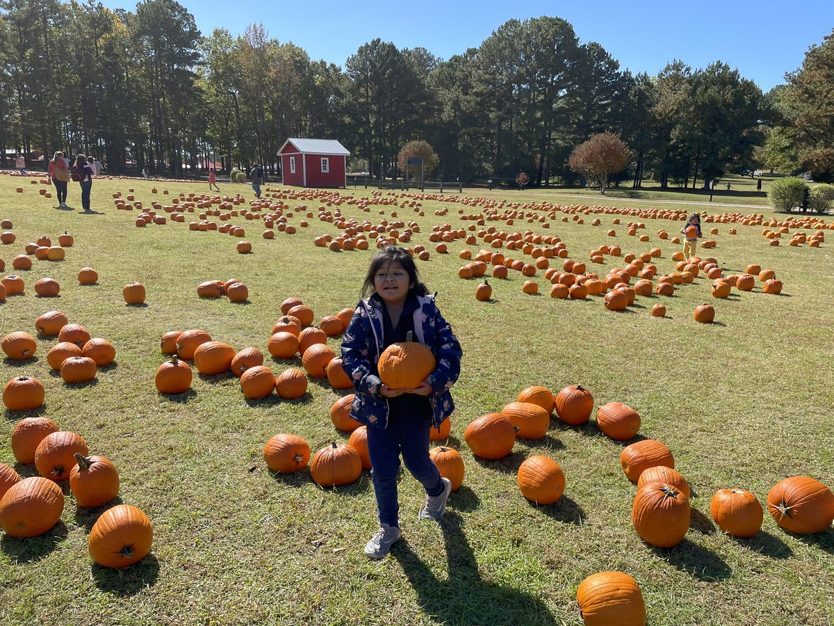 Providing awesome experiences for our students! <a href="/meza_kimk/">Kim Kinsley Meza</a> <a href="/_LTurner3/">Lesli Turner</a>