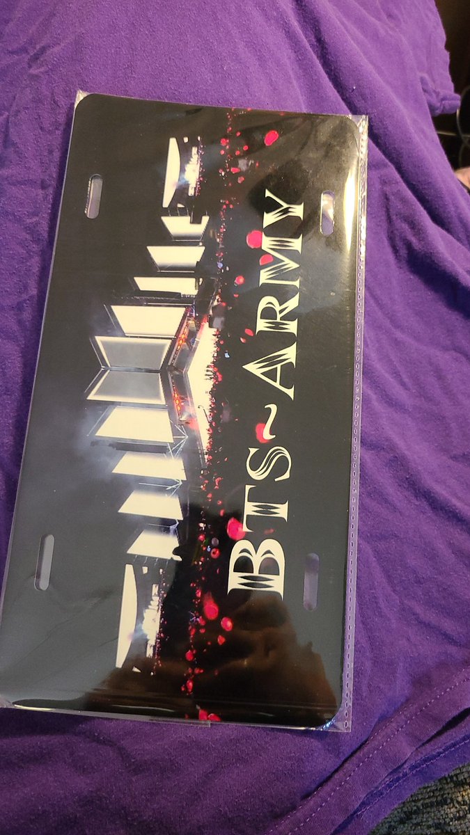 paMela_615's tweet image. #newplate #Army #BTS @BTS_twt Army isn't going anywhere 💜🌌🎶👍🏻🥰💜