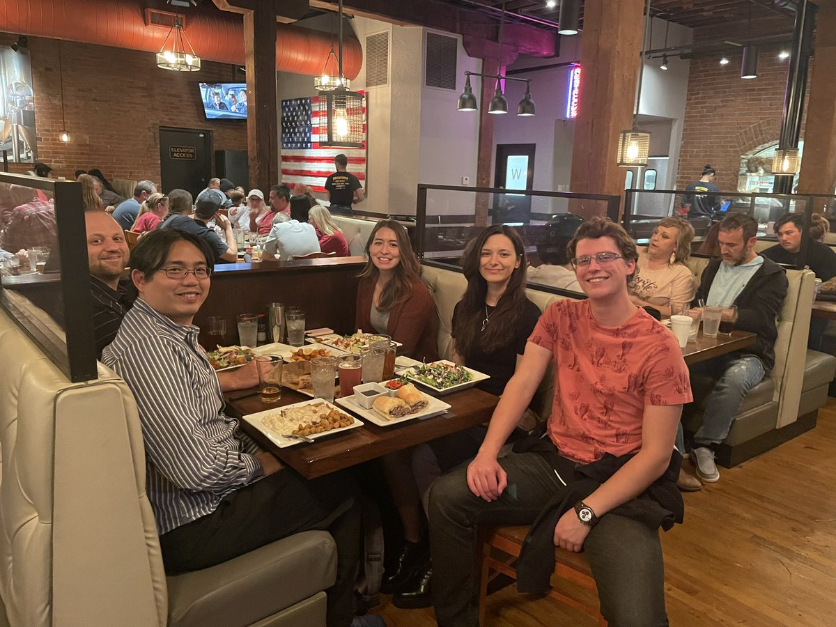 cameliadb_'s tweet photo. Friends, dinner, and knowledge graphs. I think I’m not missing anything. @NotAshleySuh @AdamCoscia @EndertAlex @michaelbehrisch @ResearchValt @ieeevis https://t.co/YDAMFyUamF