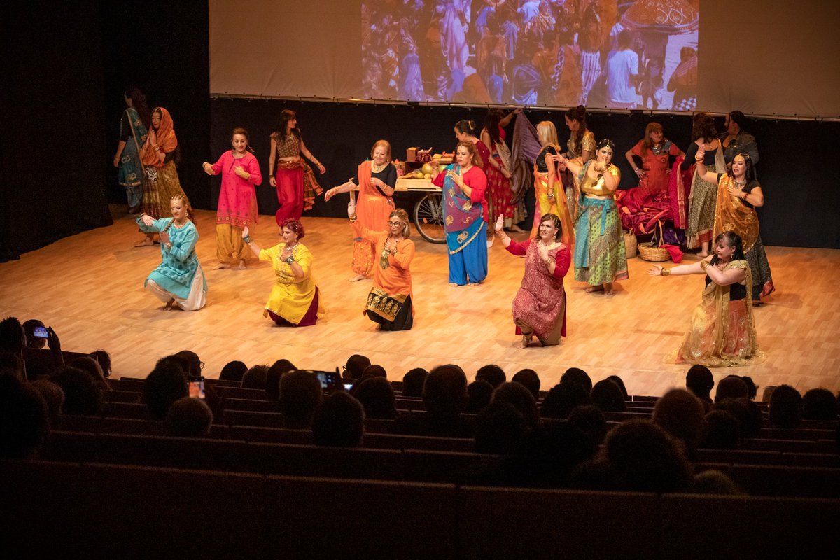 jordi_ballart's tweet photo. 🎤 A la tarda he anat a veure el musical solidari “Laila Majnum” que ha organitzat la delegació terrassenca de @ATHCAT a càrrec de Som Bollywood per a recaptar fons per pisos d’acollida per pacients i familiars en vulnerabilitat. 

👏🏻 Enhorabona per l'acte! Ho hem passat molt bé! https://t.co/iSru5Qvqjk