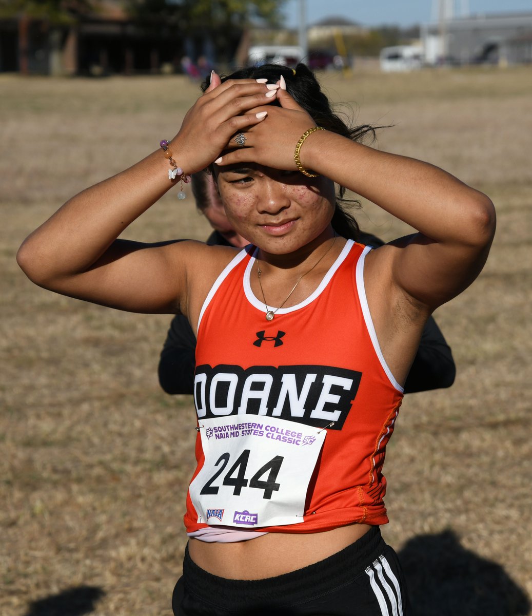 Scoop_DoaneTF's tweet photo. Like @ReaganShoemaker and @Mk_Natalee, keep a sharp eye out for the #DoaneXC #MidStates photo album…coming to a Twitter feed near you Sunday! ;-) https://t.co/obcyt5g0kz