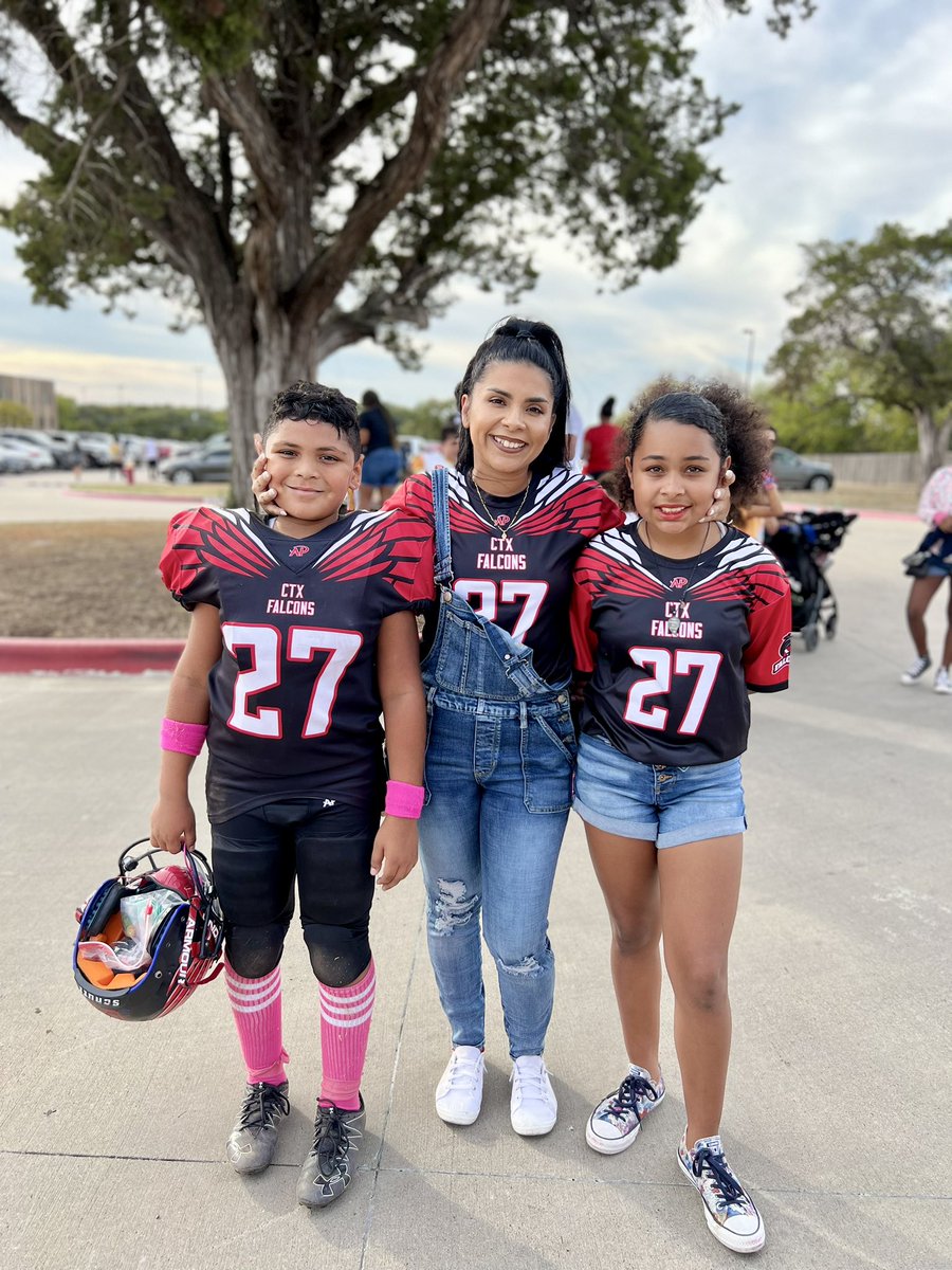 ellevee_27's tweet photo. 7-0! 🦅
Playoffs are up next!! 👏🏽
#CTXFalcons #Undefeated #8Utackle #CentralTexas #YouthFootball #CT27 #3Back #DirtyBirdSquad https://t.co/v6AyWuONNW
