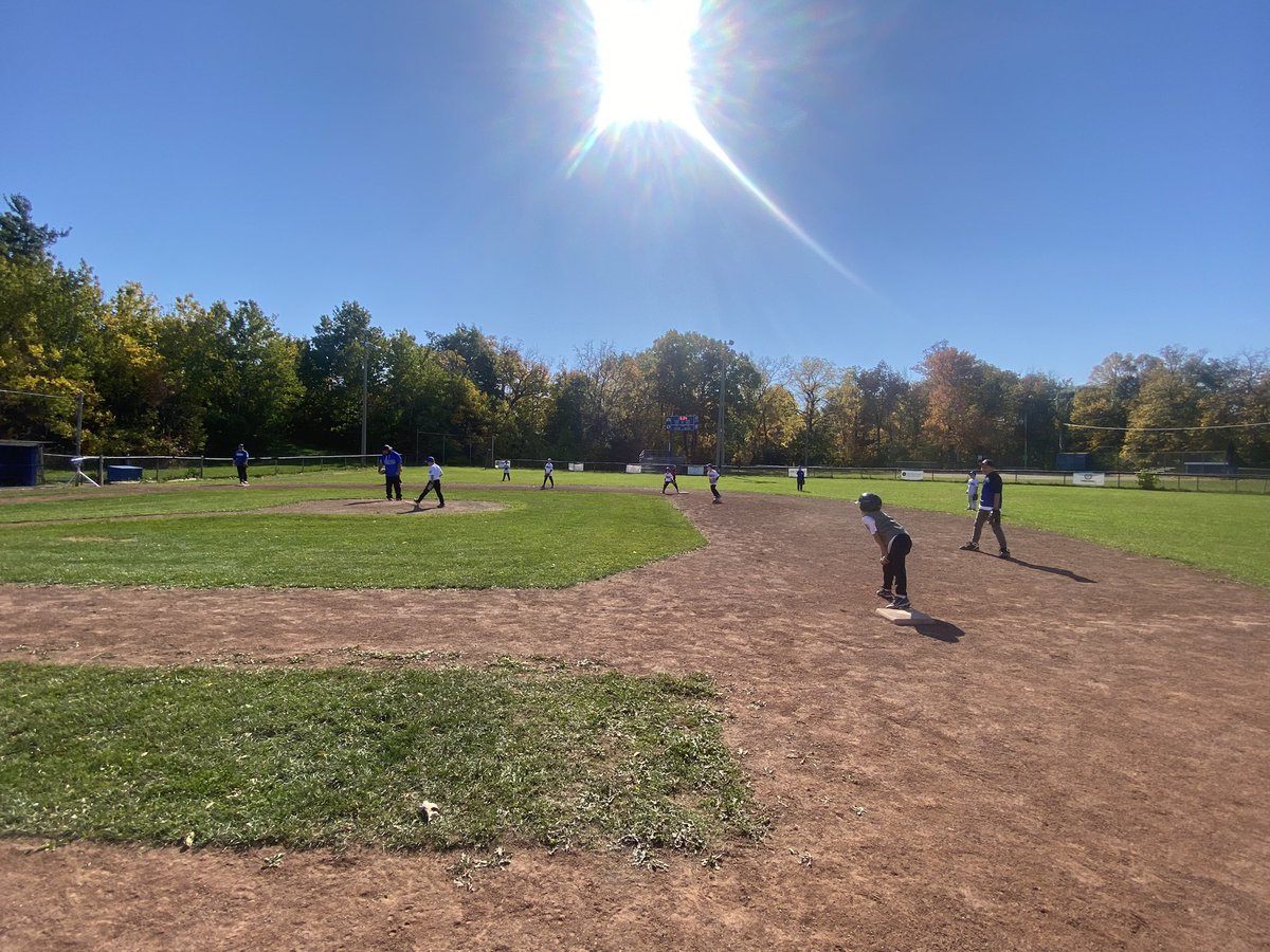 SCOLLBaseball's tweet photo. What a beautiful day for baseball ☀️ 🍁 
Just a reminder that our last fall ball session is Saturday October 29th! …. Stay tuned for for some indoor winter ball information ❄️ ☃️ #littleague #stoneycreek #baseball https://t.co/hyf35mPBtk