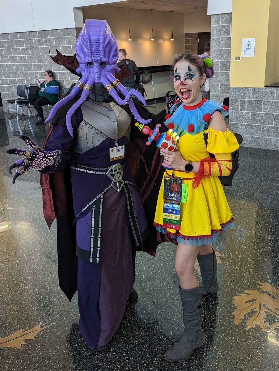 Just a couple of spacefaring pals @gameholecon

#gameholecon #dnd #ghc22 #mindflayer #spaceclown #killerklowns