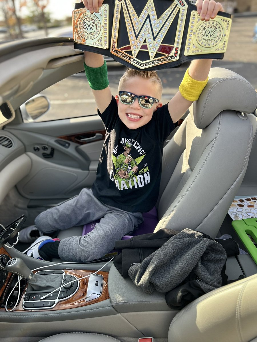 GrabSomePine78's tweet photo. Big man’s 1st live show.
#WWEDayton https://t.co/krr0pNXrPd
