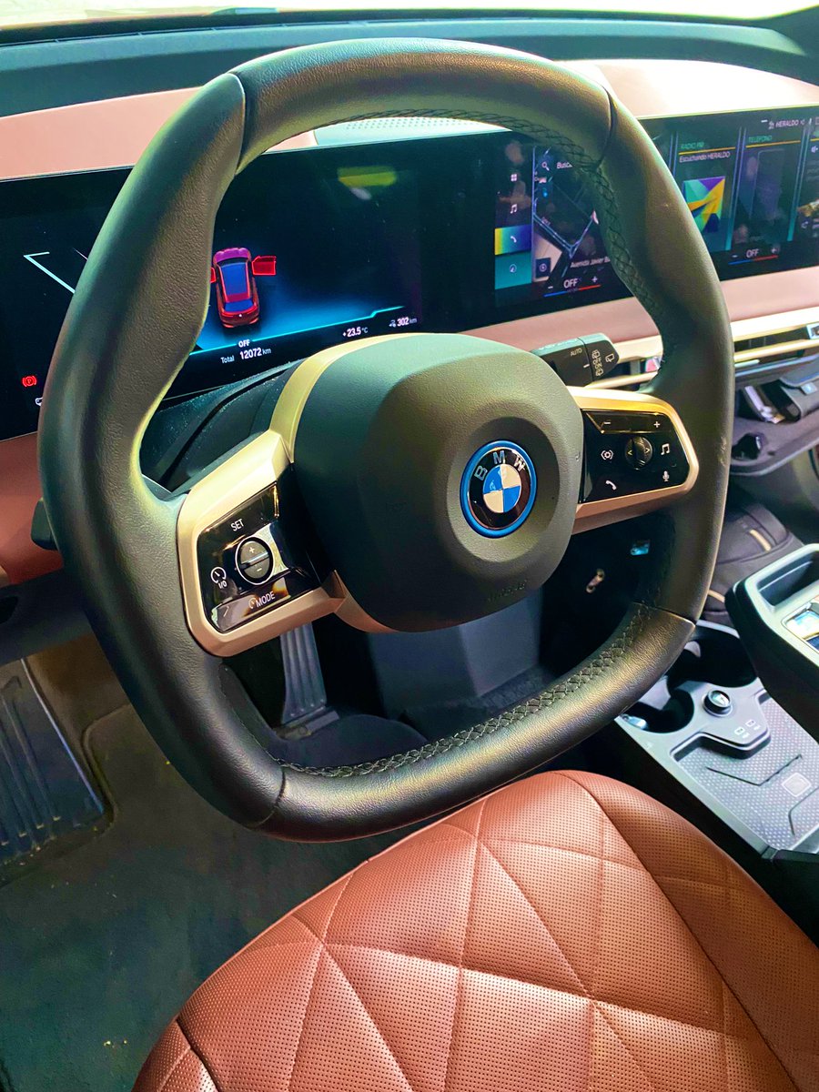 SANABRIAMAC's tweet photo. La estupenda versión de @BMWMex #BMWiXxDrive50 es el camino de la conversión eléctrica emocionante. Potencia y seguridad de la mano de la tecnología. Sorprendente desempeño $1.8 mdp con 420 km de autonomía. Un gozo manejarlo!  Cumple de acuerdo con el ADN de la marca. https://t.co/MloIEBalxJ