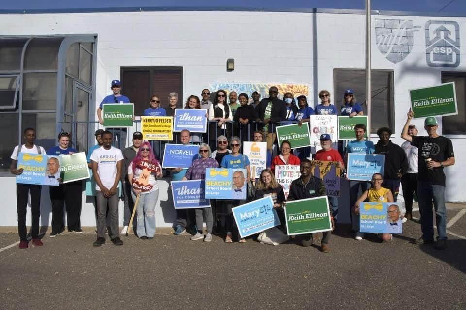 whatMsKsaid's tweet photo. so many of my favorite neighbors &amp; friends out door knocking today for our @MFT59 endorsed candidates @Beachy4Schools, @Jo4Mpls, @Norvell4SchBd &amp; @MaryMoriarty. 

#StrongerTogether
#SafeAndStableSchools https://t.co/HbYOAUrjIB