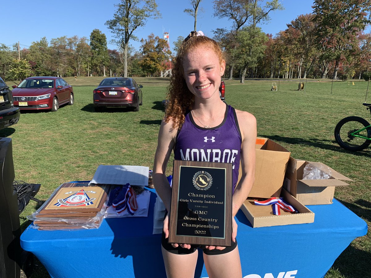 lambo2126's tweet photo. 🚨GMC XC RECAP ALERT 🚨 
🧹Huge shoutout to Monroe, who broke out the brooms to sweep its first titles ever as the Falcons ruled the day at Thompson Park💥
🔥And how about Vadul and Artz!! They rocked the course to win individual titles🔥
⚡️Recap+videos-
https://t.co/mP8Ke0YsUz https://t.co/0MBrVuF1mq