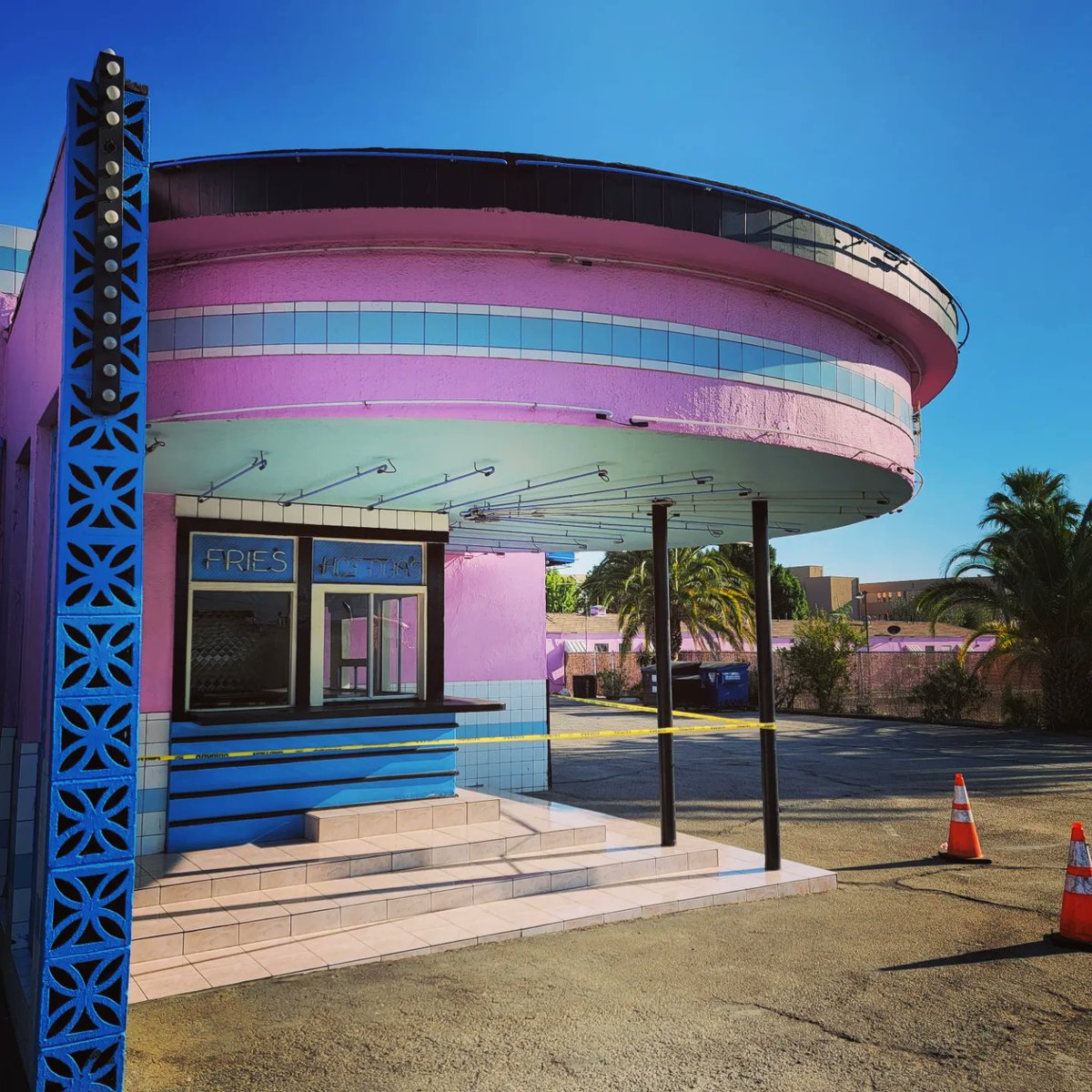 Pink_Motel_'s tweet photo. Cadillac jacks Car Hop. https://t.co/WhnMyeGCGH