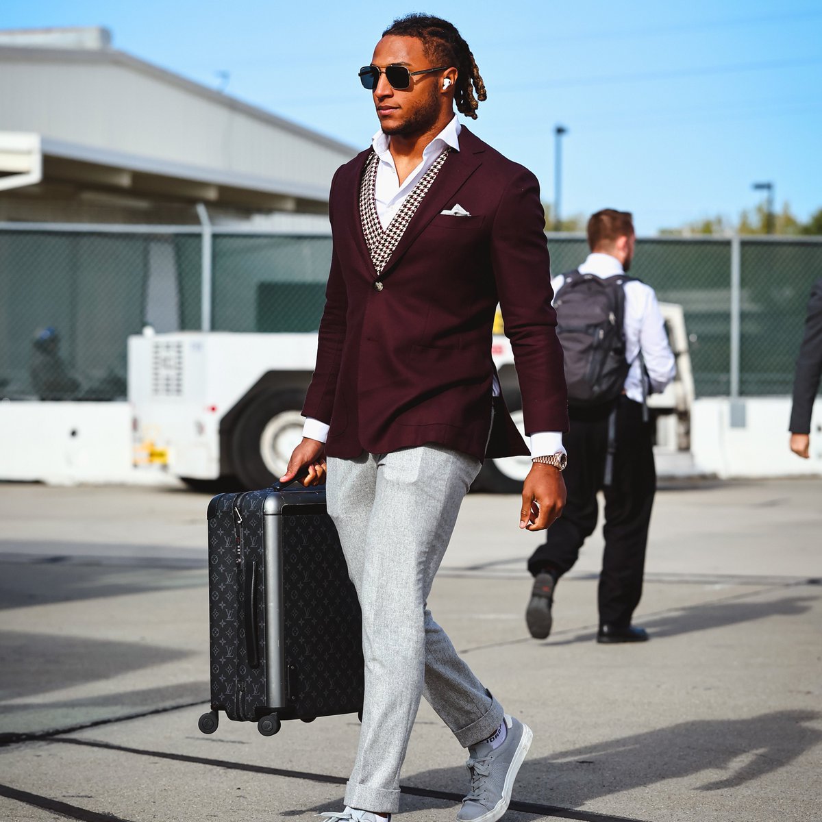 Chiefs's tweet photo. Touched down in the Bay ✈️ https://t.co/D8DgwH1ZJ8