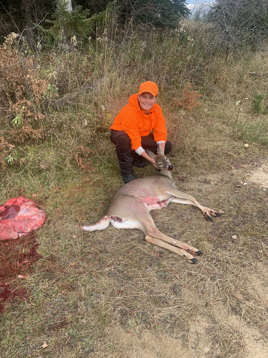 JerryGi90122250's tweet photo. Coops first deer shot with Gramps https://t.co/gWIjYsMrJA