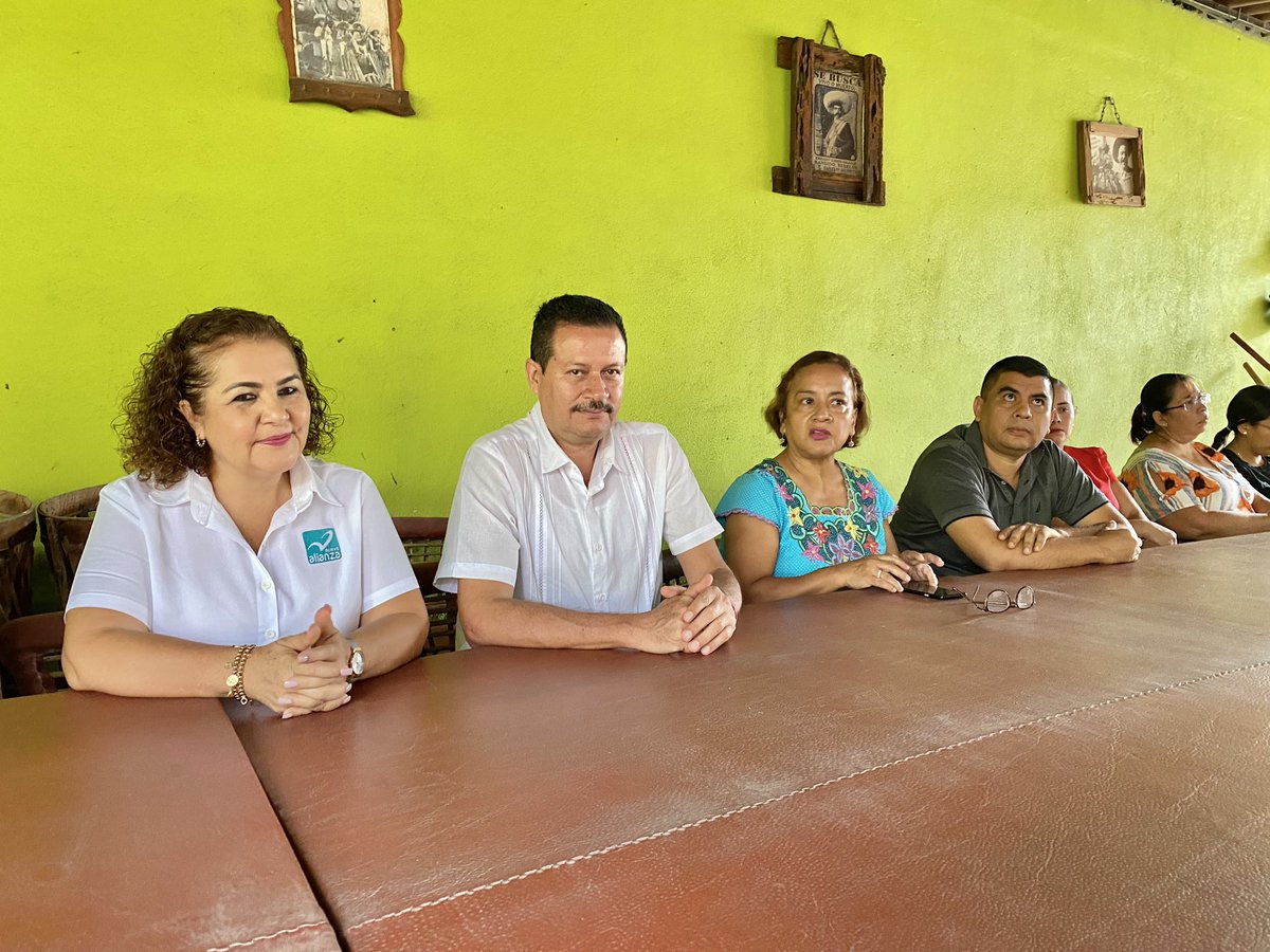NA_Colima's tweet photo. Esta tarde el Comité de Dirección Estatal de #NuevaAlianzaColima que preside la Mtra. Ma. Iliana Arreola Ochoa, sostuvo un encuentro con aliancistas del municipio de #Cuauhtémoc para el reforzamiento del Comité Municipal
#nuevaalianzasetransforma
#laalianzasigue
#laalianzacontigo https://t.co/Zt0b6p2QYX