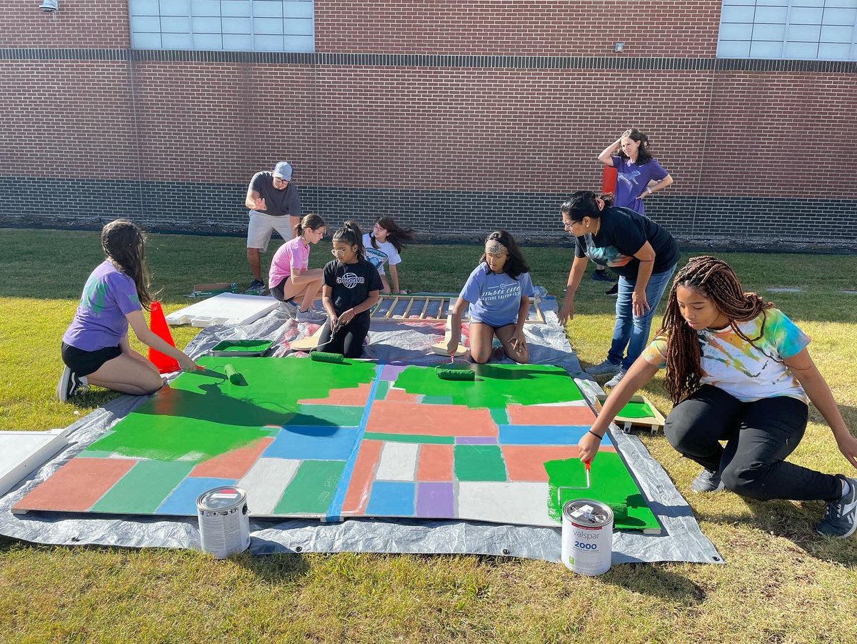 Work day was a huge success! 

We are feeling beyond grateful to have not only incredible students, but an exceptional group of parents who gave up their Saturday to help make our dreams a reality! Cannot wait to open Elf in a few short weeks.  
❤️💚 #onetimberview #soartothetop