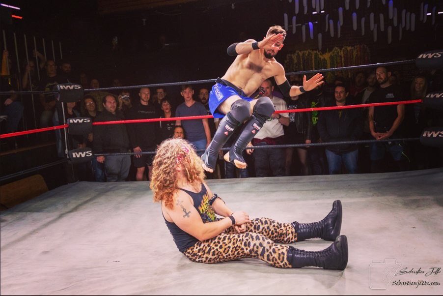 NYallthetime's tweet photo. Kick 🦵

📸: https://t.co/8AJzdOvweY
🏟: @iwshardcore @clubunitymtl

#prowrestling #indiewrestling #luttequebec #iws #freedomtofight #judo #blackbelt #karate #sidekick #yokogeri #superkick https://t.co/BmkpeTFk9g