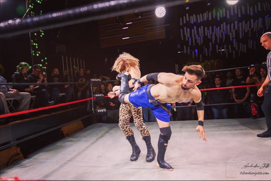 NYallthetime's tweet photo. Kick 🦵

📸: https://t.co/8AJzdOvweY
🏟: @iwshardcore @clubunitymtl

#prowrestling #indiewrestling #luttequebec #iws #freedomtofight #judo #blackbelt #karate #sidekick #yokogeri #superkick https://t.co/BmkpeTFk9g