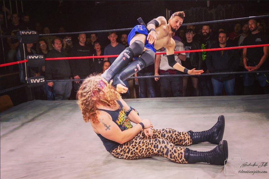 NYallthetime's tweet photo. Kick 🦵

📸: https://t.co/8AJzdOvweY
🏟: @iwshardcore @clubunitymtl

#prowrestling #indiewrestling #luttequebec #iws #freedomtofight #judo #blackbelt #karate #sidekick #yokogeri #superkick https://t.co/BmkpeTFk9g