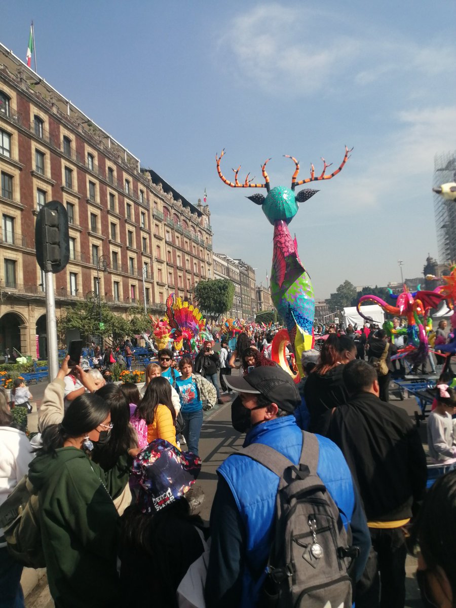 KimStarSol's tweet photo. Participando en el desfile de Alebrijes
 @farodeoriente
#desfiledeAlebrijes
#CDMX https://t.co/WPS5Xj6HqT