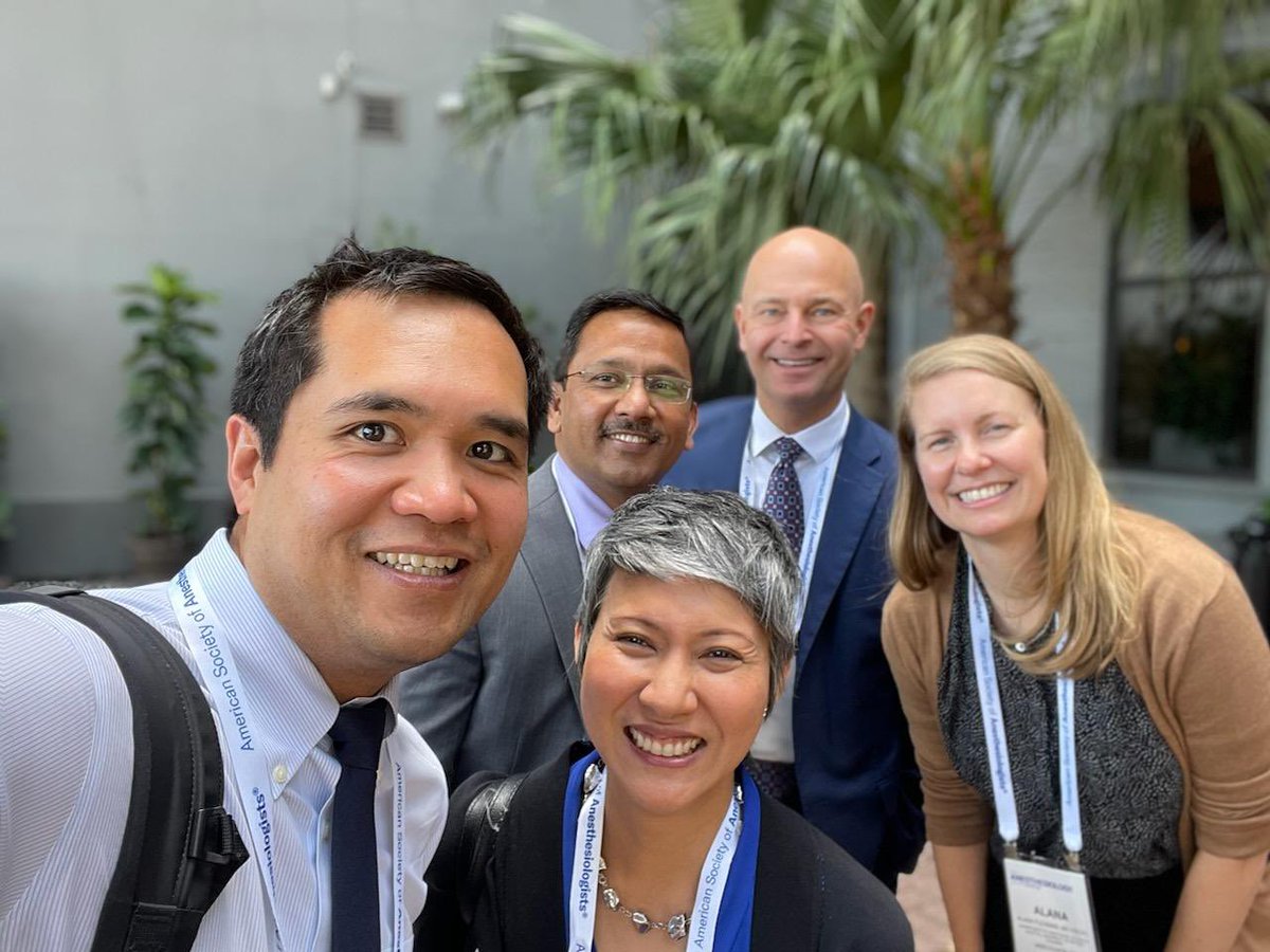 The best part of this academic festival is finding time to meet up your besties and having lunch together! <a href="/AlanaFlex/">Dr. Alana Flexman</a> <a href="/asabcejo/">Arney Abcejo MD</a> <a href="/chanannait/">Chanannait Paisansat</a> <a href="/SNACCNeuro/">SNACC</a> #ANES2022