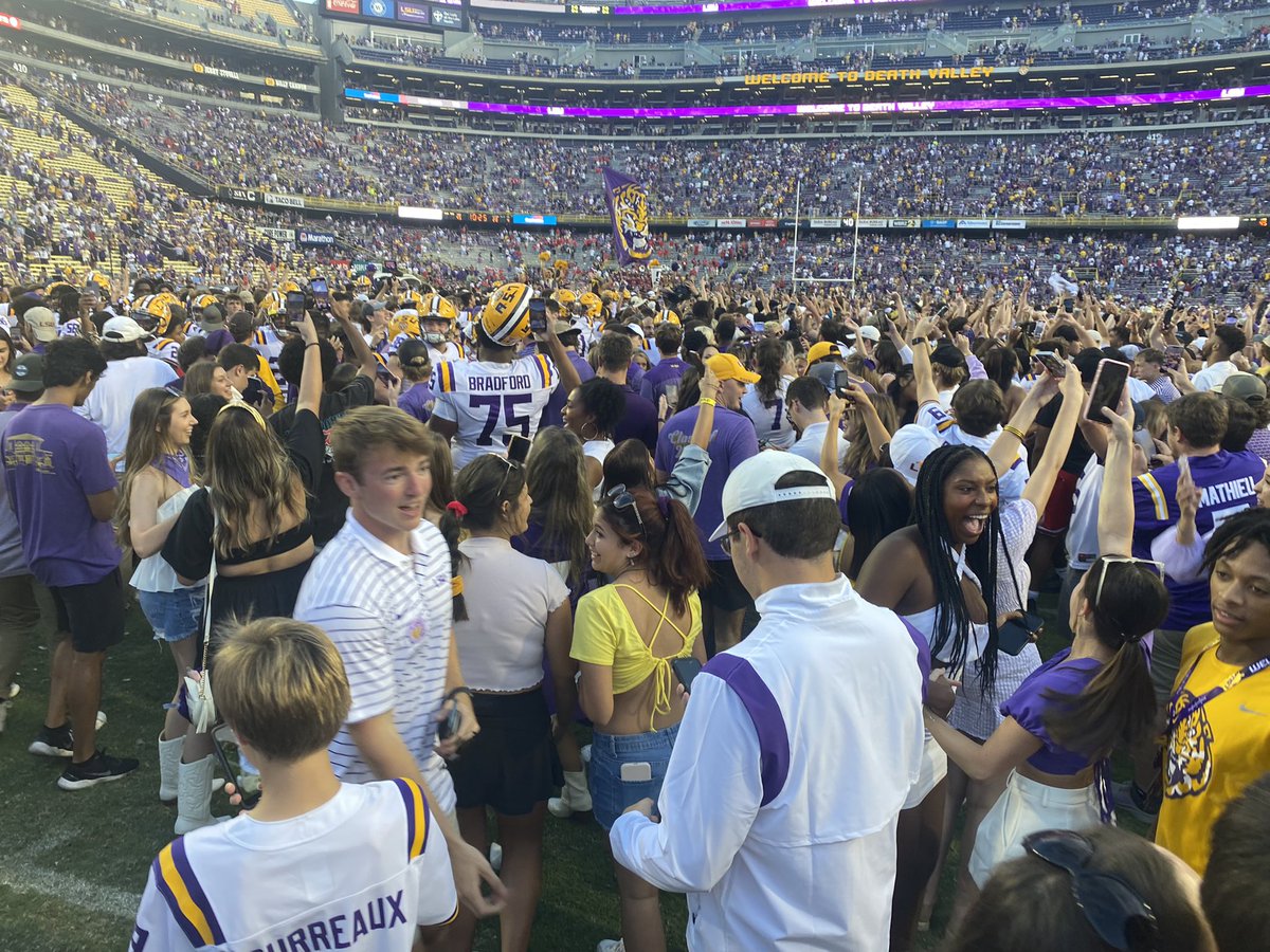 JacquesDoucet's tweet photo. #VictoryForLSU @WAFB #LSU https://t.co/KCuYBwq15g
