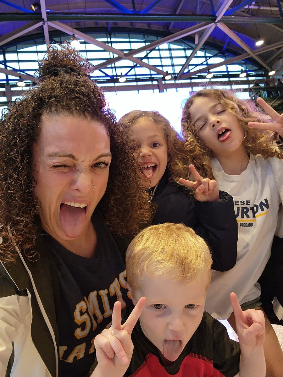 rastakittee's tweet photo. First game night of the season!! #mycrew #pacersgamenight https://t.co/5ppdDvmVAX