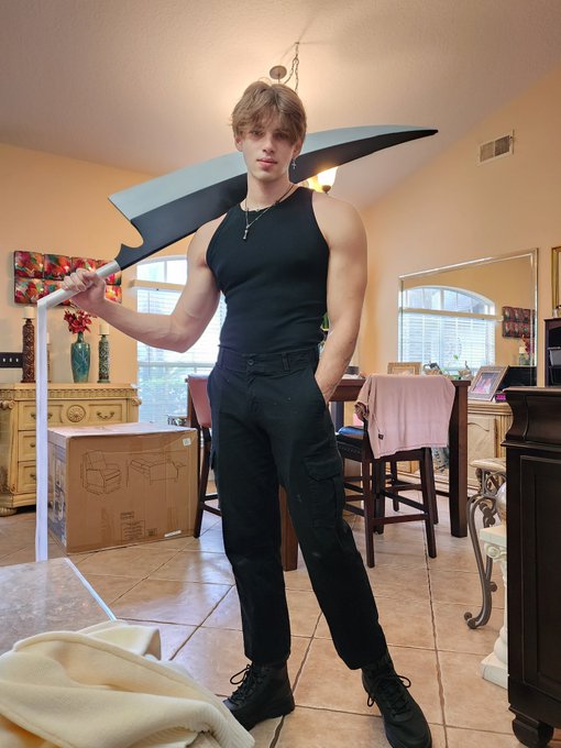 Thanks for the sword https://t.co/FosEhKXVNM