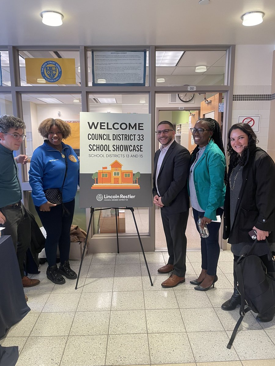 NYCDOED15's tweet photo. Thank you to @CMRestler for organizing a community led school fair for D15 &amp; D13. Big Shout out to our schools who represented! #supalvarez @NYCSchools @necs @ruxdanika @DK_BlackburnNYC @BHS497 @ps261info @PS295Brooklyn https://t.co/0LVsfMGbzl