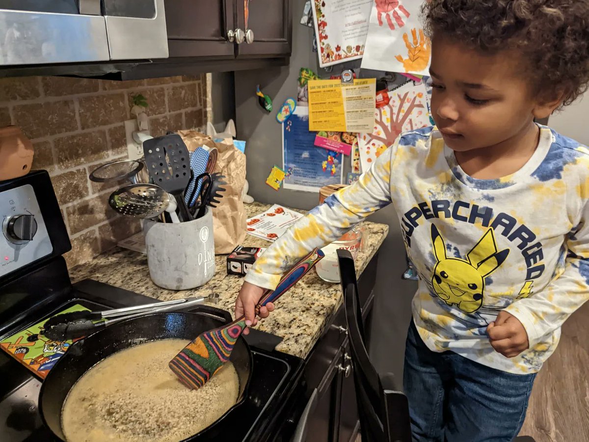mazlow01's tweet photo. Forrest helping me cook yesterday. He's showing more and more interest in what I do in the kitchen. https://t.co/yOw9F00JlG