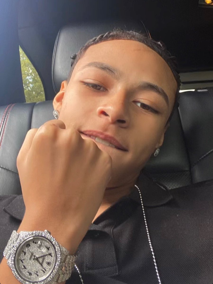 realddosamaa's tweet photo. on sum lightskin Shi 😭❄️ https://t.co/i6nJUp4CZC