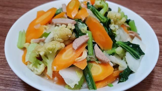 rafaaffandi62's tweet photo. Jalan-jalan bersama Fizzi
Naik Pesawat ke Barcelona
Ayo semua masak kegemaran yang bergizi
Makan empat sehat lima sempurna

#weloveprobolinggo
#welovecities
#masakankegemaran
#kecamatanmayangan
#kelurahanmayangan https://t.co/MYLJ935YjQ
