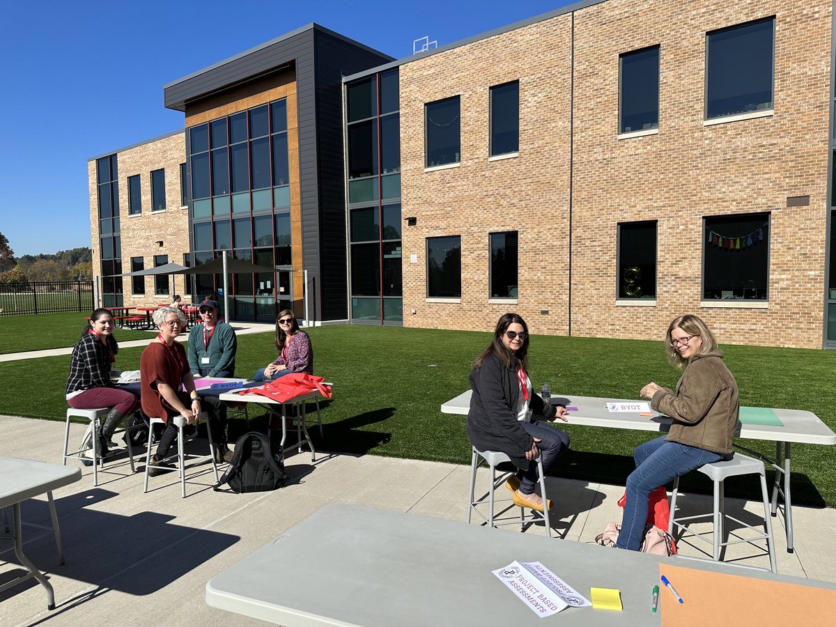 TeacherTechCon's tweet image. Wow. @VM_Elementary thanks for hosting us today. Those views 😍🍁#psdttc22