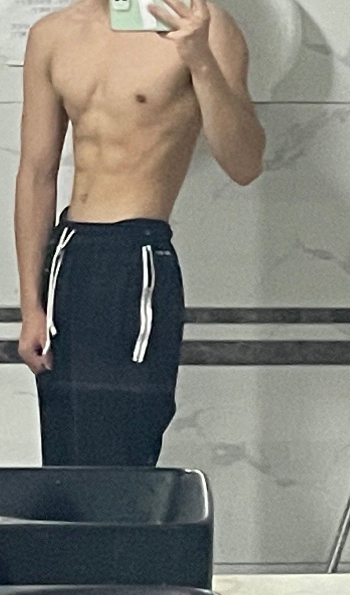 rnjin14's tweet photo. 有石家庄的么在这边待几天 https://t.co/gSnnX1Uokx