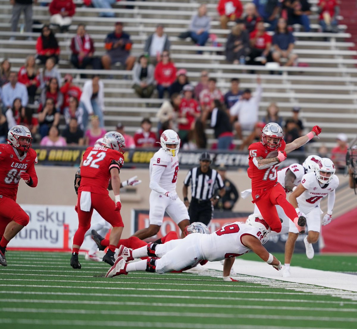 Luke with the 38-yard punt return puts the Lobos near midfield. #GoLobos