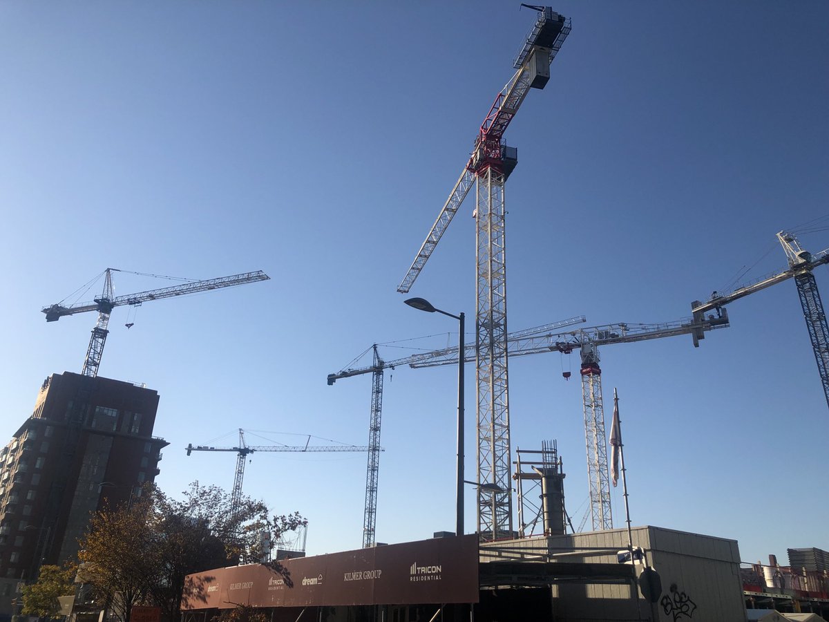 Quite a contrast on today’s cycle 🚴‍♂️ - colours and cranes (and more) on a beautiful autumn Sat in ⁦<a href="/cityoftoronto/">City of Toronto 🇨🇦</a>⁩.