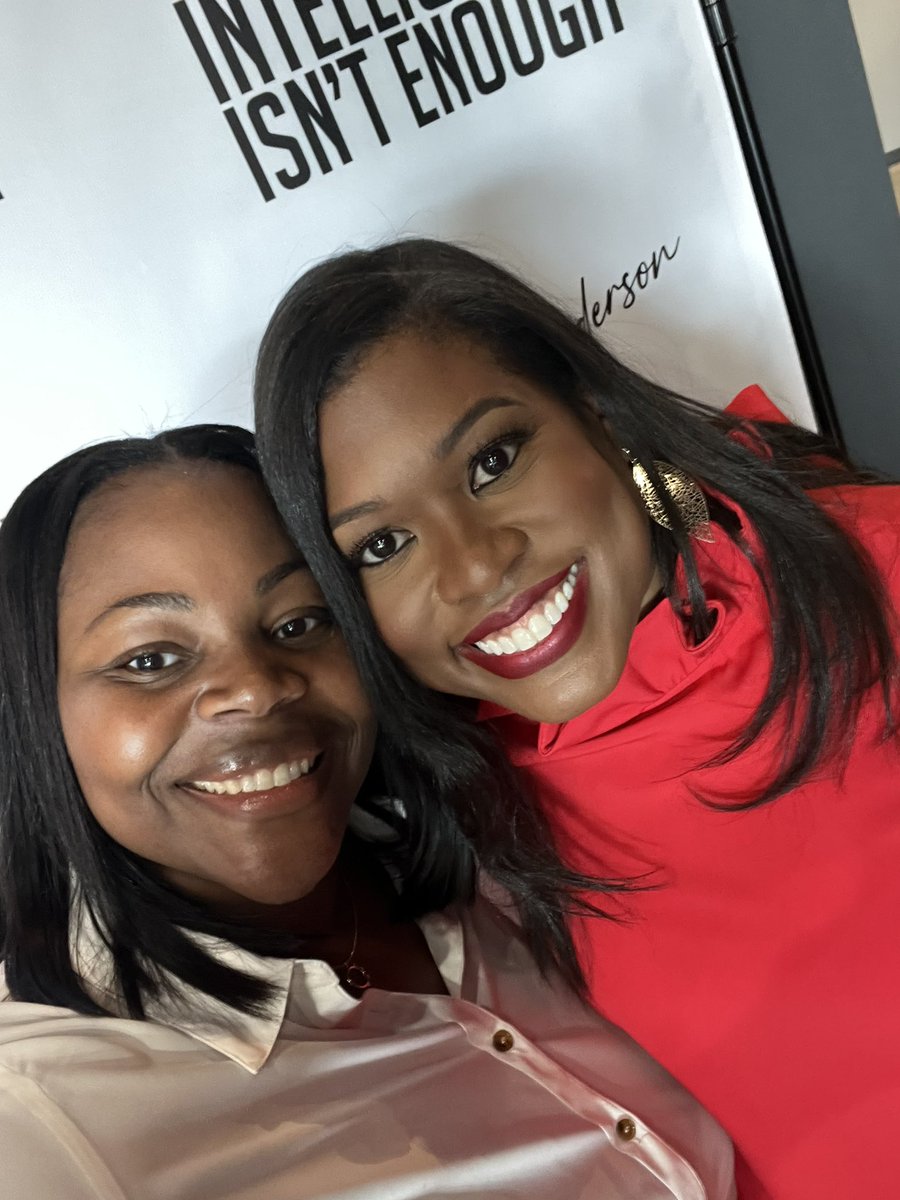 TieshaT_'s tweet photo. Had the most amazing x celebrating @CariceAnderson Iβm so fortunate to be surrounded and inspired by such excellence π« Do yourself a favor and get your copy! Wishing you ALL the success you deserve and some π«ΆπΎπ#IntelligenceIsntEnough #CariceAnderson #BGM https://t.co/oPw1Sk43PQ