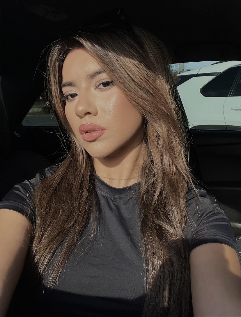 ariannaimiranda's tweet photo. just some flicks with my new hair😜 https://t.co/HmlrN6l7pj