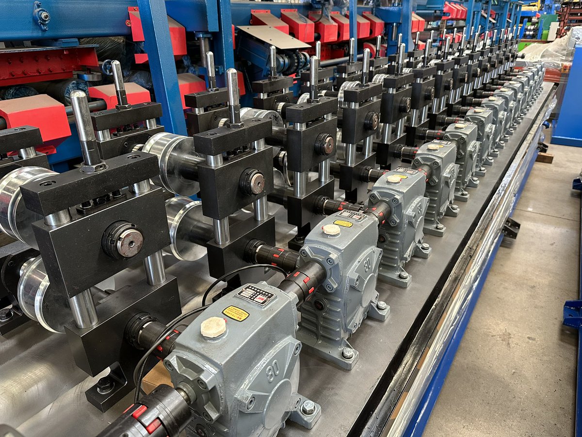 PaigeDu8's tweet image. Steel forming machine #gearbox##light-keel#drywall##furringchannel